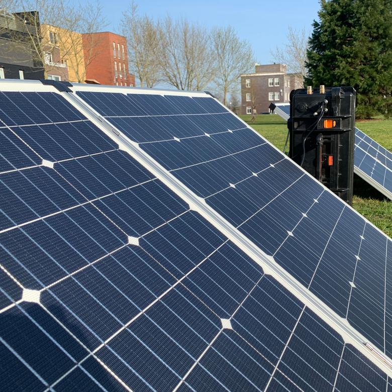 Mobisun PSG1800 Bundle 3000Wh + 4x 300W Solar Panels - portable Watt zijkant