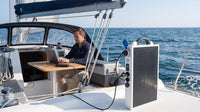 Mobisun Pro Air 2.0 — tragbarer Solargenerator 500W 308Wh IP67 vollständig reparierbar — an Bord: Strom für Navigation und Beleuchtung
